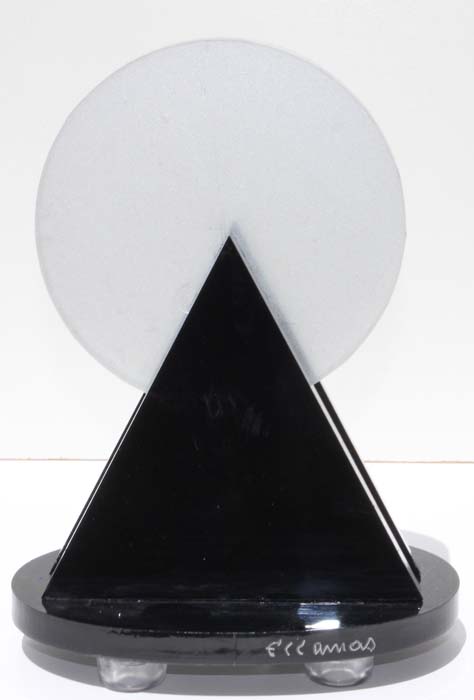 10 Luna llena Piramide Kefren- metacrilato  13x8,5x17cm.